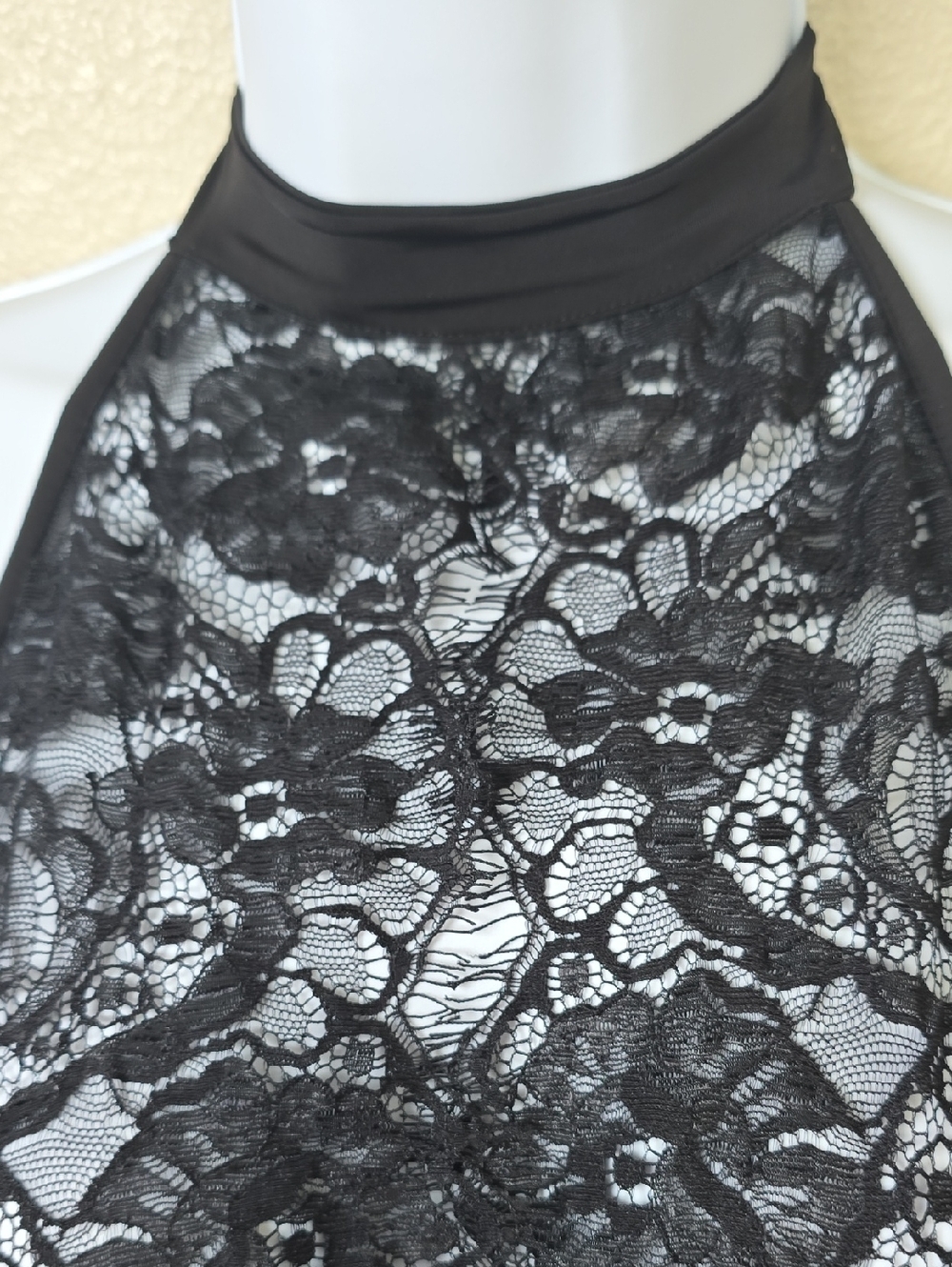 Rene Rofe Black Lace High-Neck Bra- Top - Picture 4 of 6